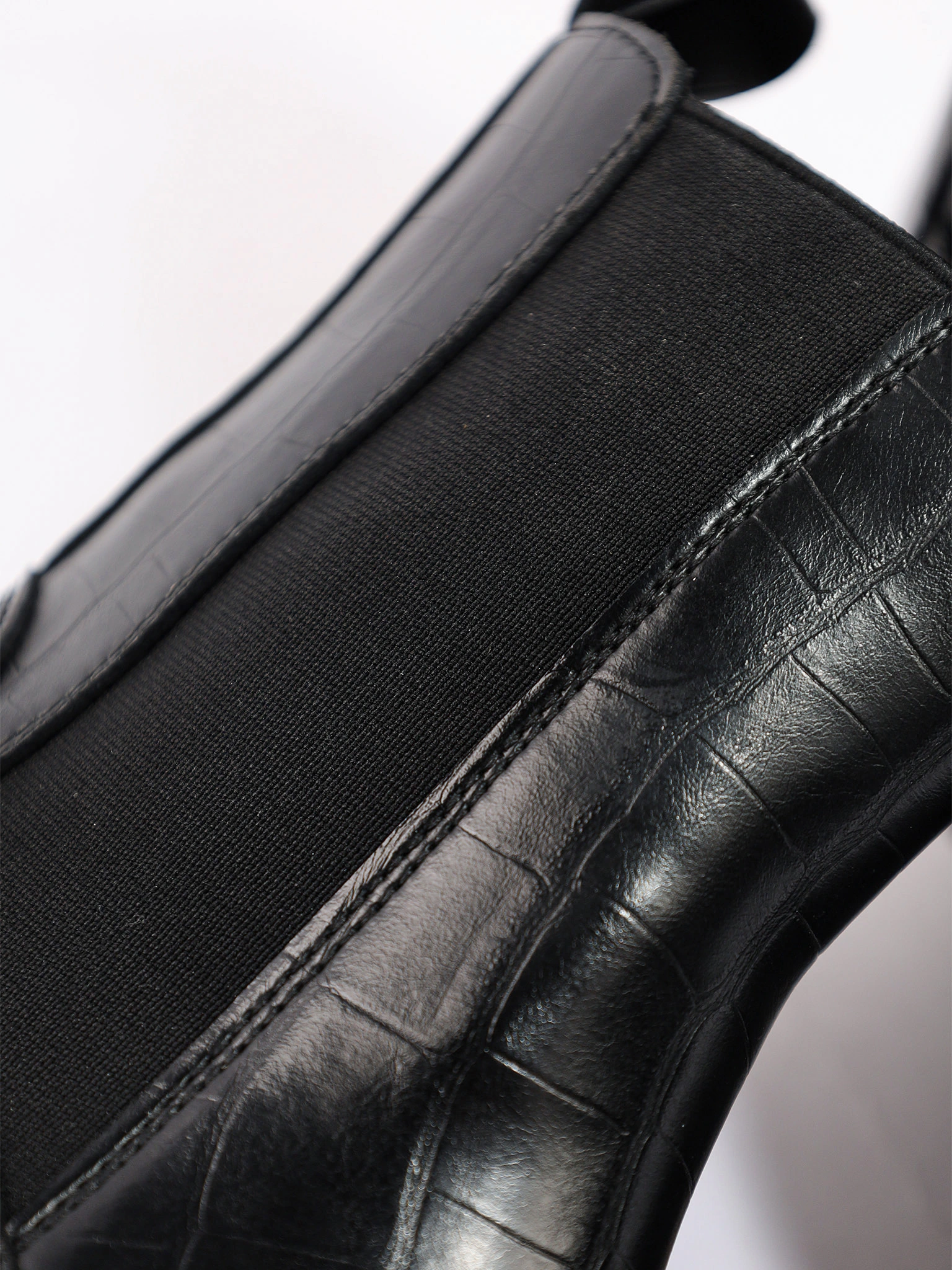 Ботинки-челси черного цвета из натуральной кожи